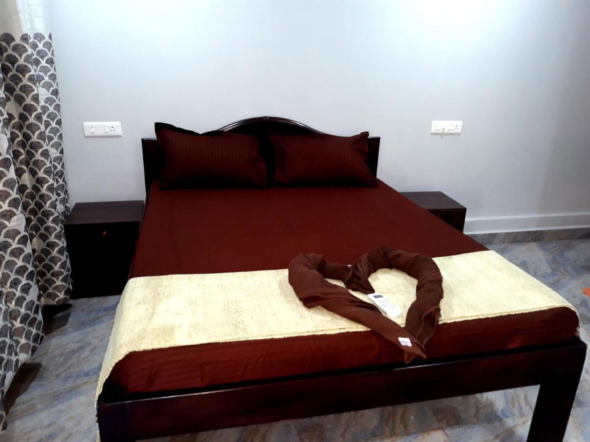 Shawn'S The Morjim Enclave Hotel Zewnętrze zdjęcie