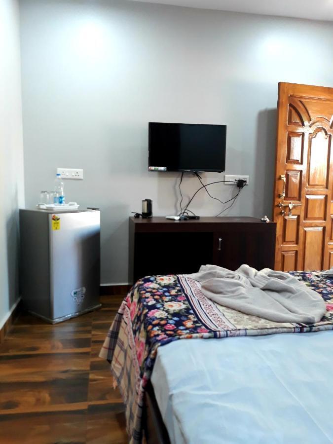 Shawn'S The Morjim Enclave Hotel Zewnętrze zdjęcie